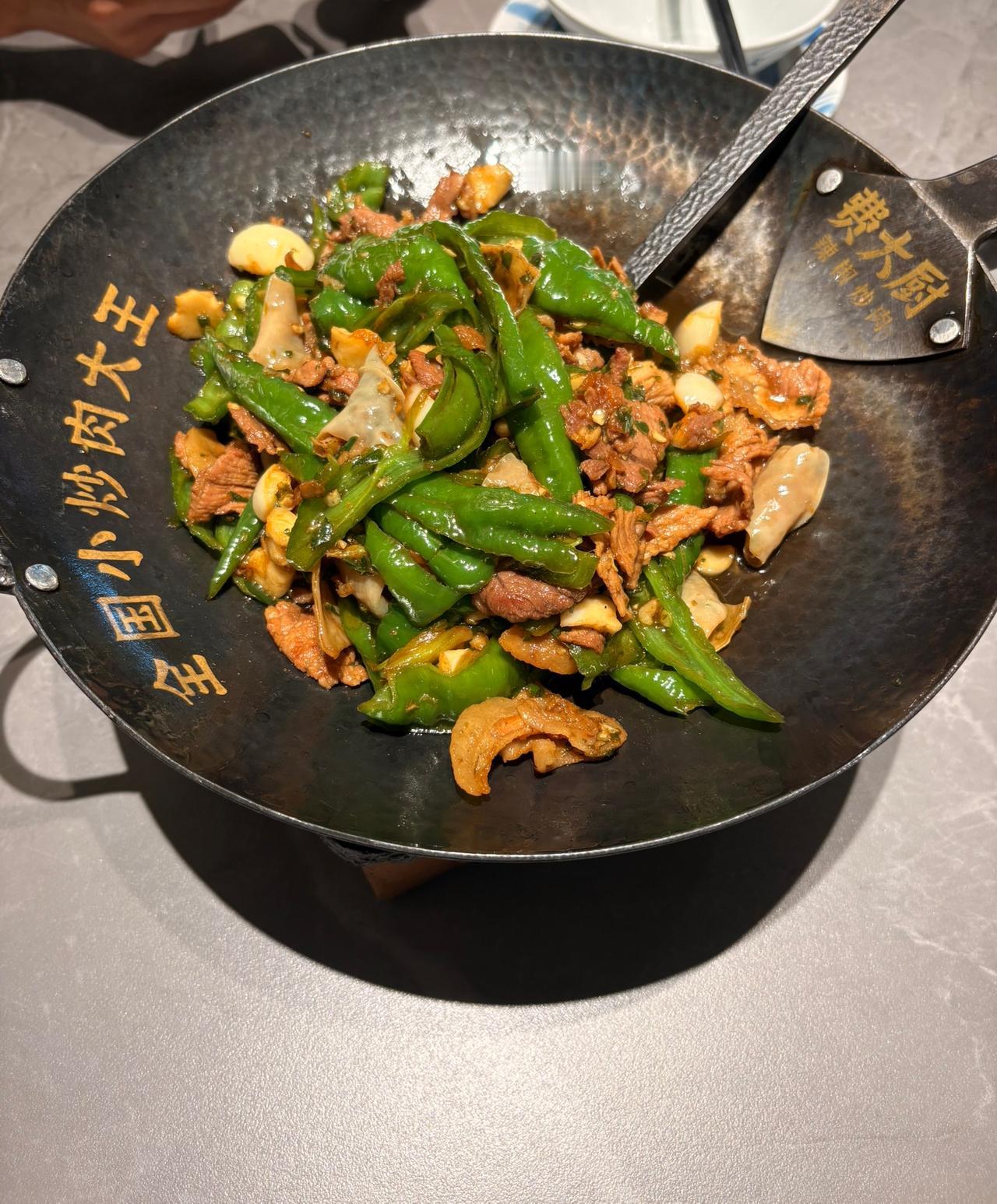 其实吧，什么阶段就干什么阶段的事情，
比如说年轻人喜欢玩游戏，也不用太在意，太去