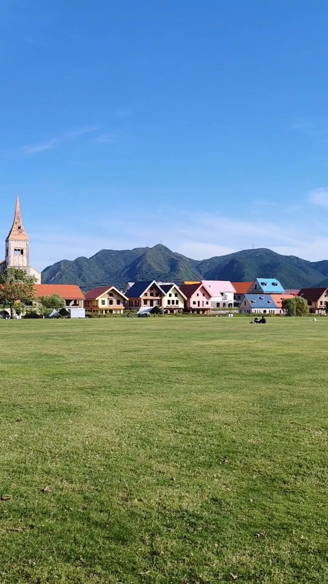 藏在洛河畔的草原秘境。🌿在洛阳宜阳的洛河畔，居然藏着一片人少景美的草...