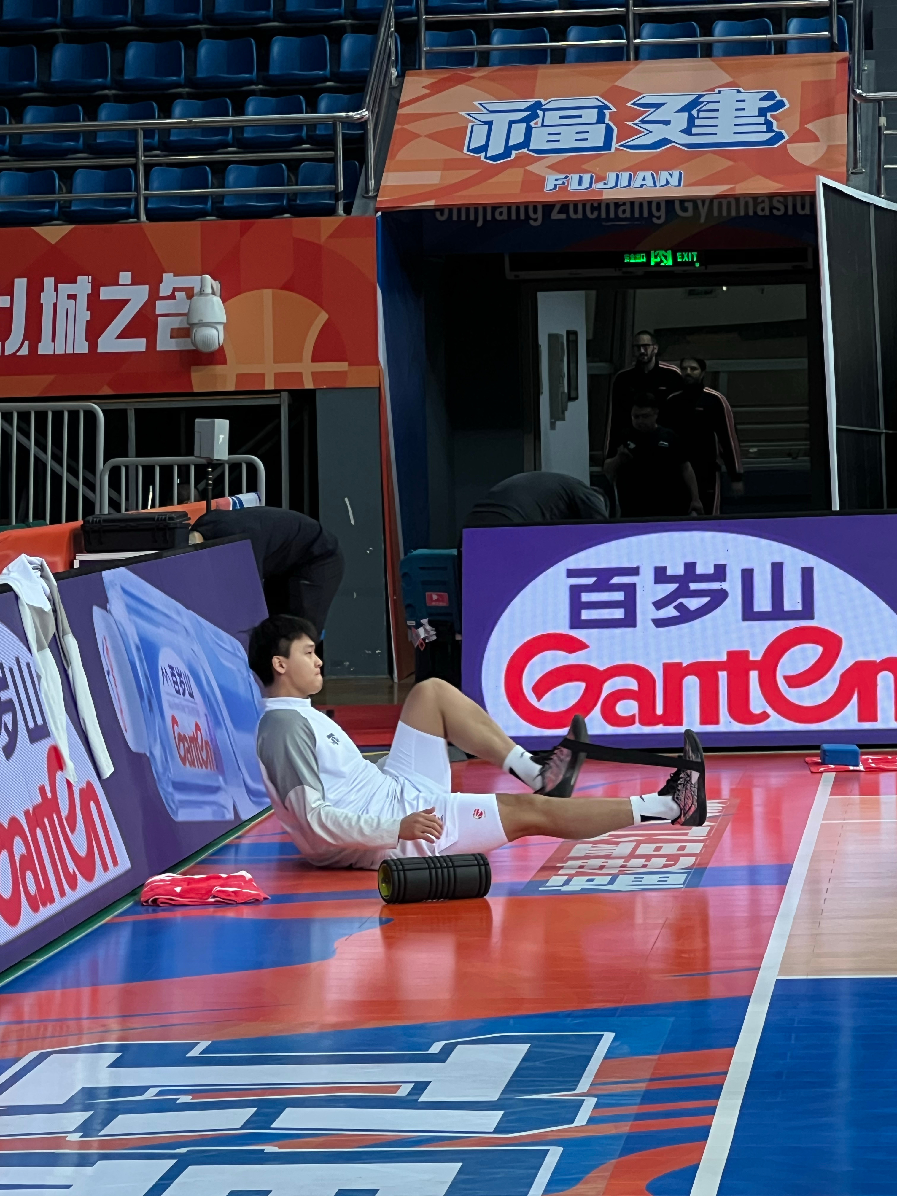 你们睿哥今天解封复出了福建男篮今晚主场迎战北京首钢赵睿北京男篮vs福建男篮 晋江