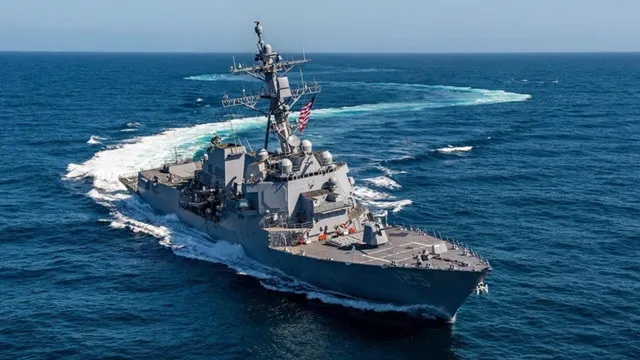 【中方的劝告美认真听了，10艘军舰围猎伊朗之际，特朗普突然踩刹车】美方这次是真的