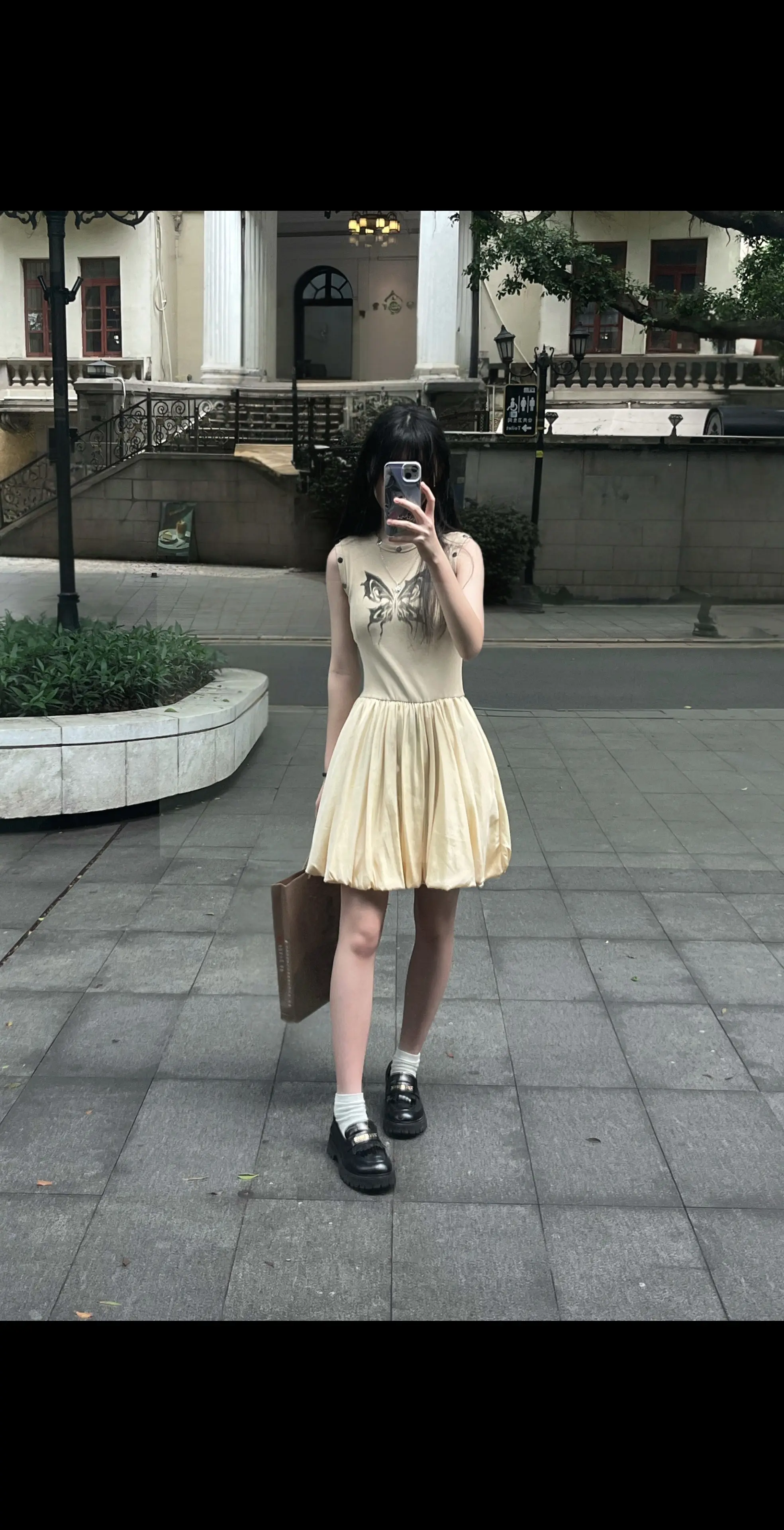 如果是晴天就可以一起在沙面岛散步。