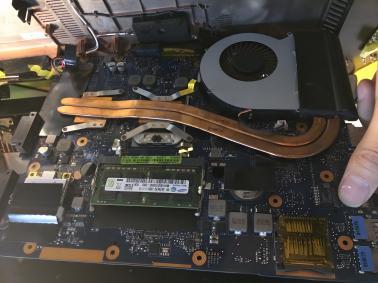 电竞鼠标也能轻量化？拯救者M7找到了电竞和办公的平衡点

过去很多人对于电竞鼠标