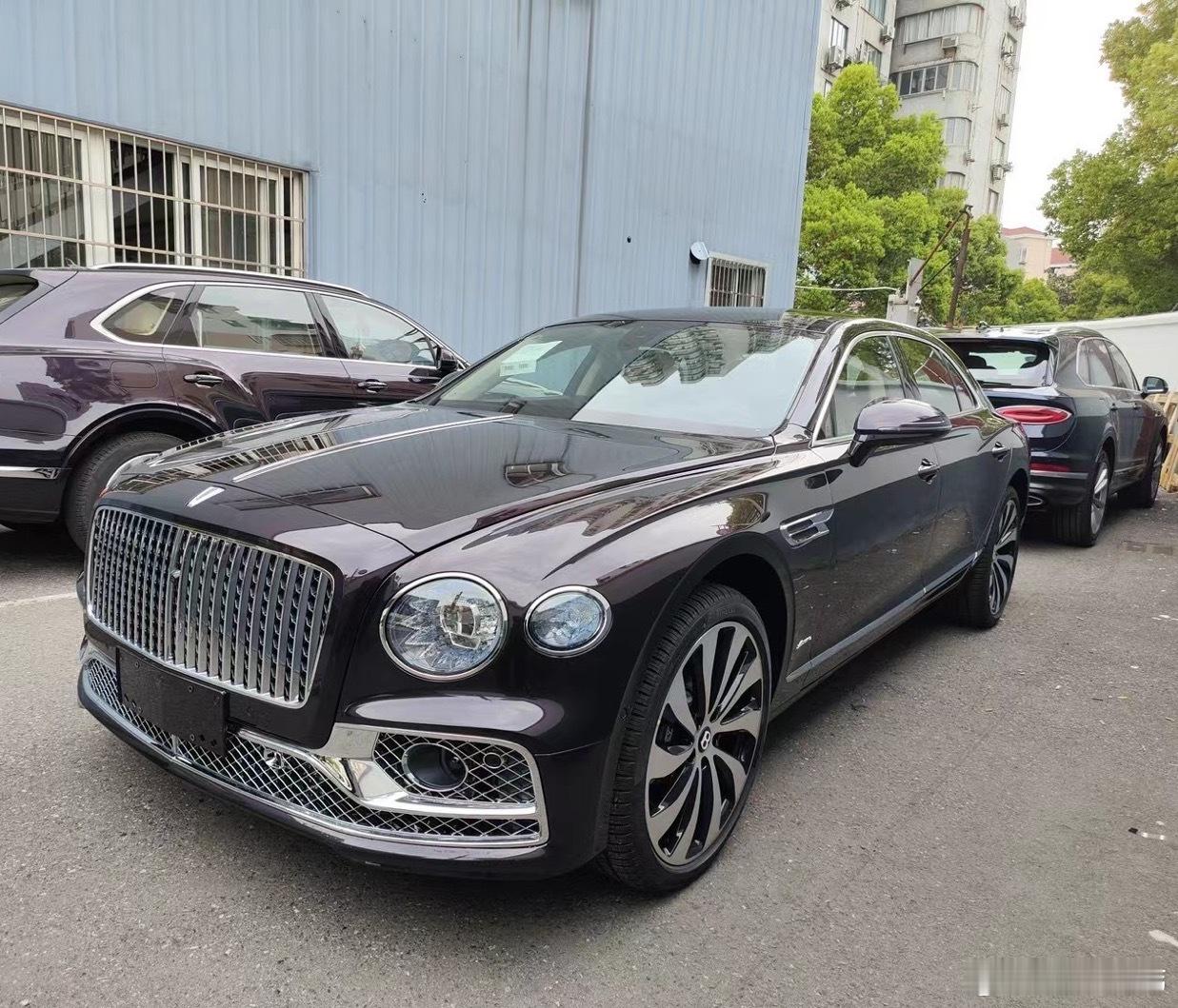 深李紫宾利飞驰雅度版裸车价格388万含消费税 ​​​