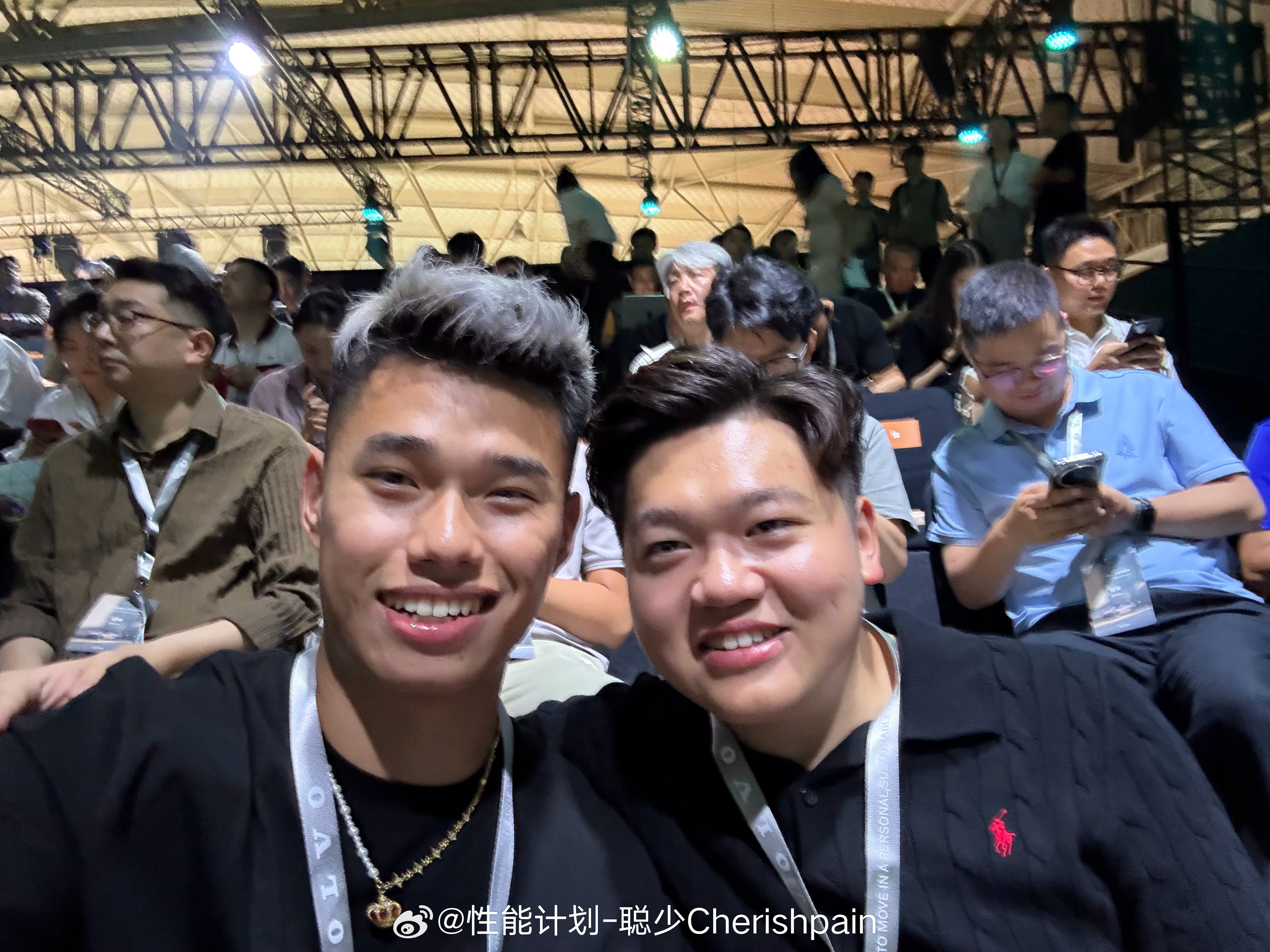 再遇老友，同为汽车之家青少年KOL培养出来。他喜欢韩路，我喜欢陈震，过个十年再看