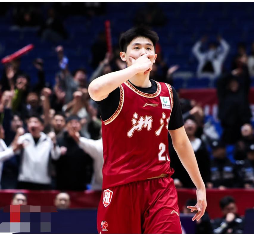 19岁首赛季入选男篮集训！别盲目吹捧，真相很现实

    刚满19岁，仅仅征战