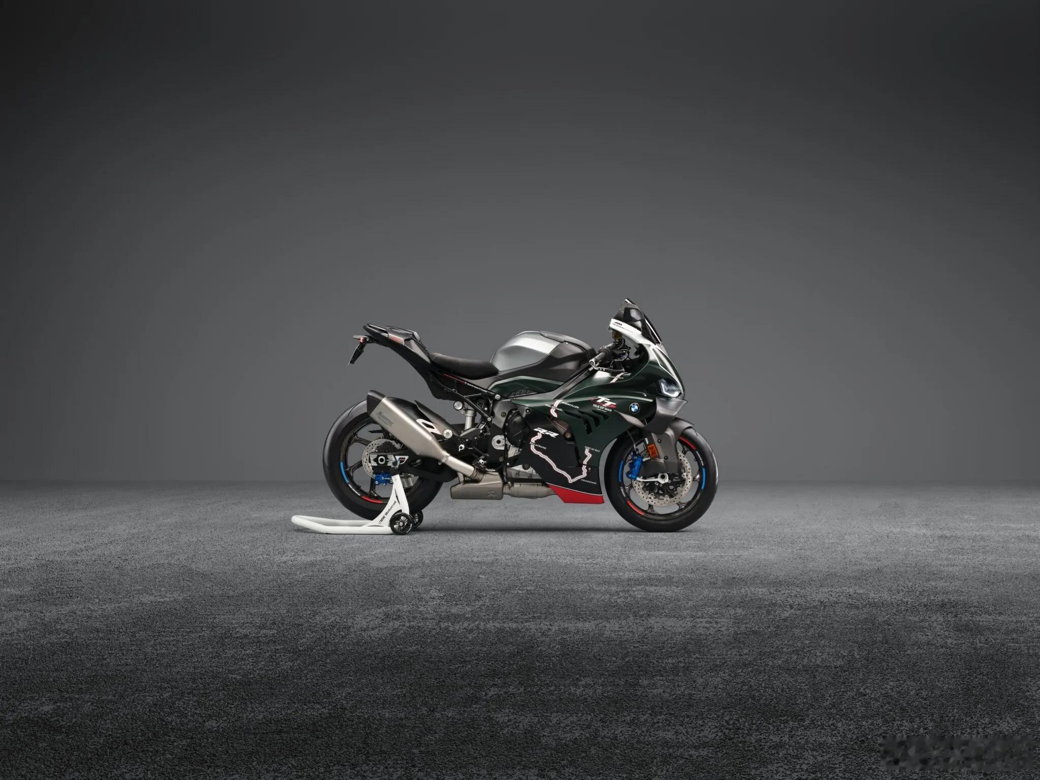 名车志新闻 【宝马推出M1000RR曼岛TT限量版，售价比肩丰田Supra】为纪