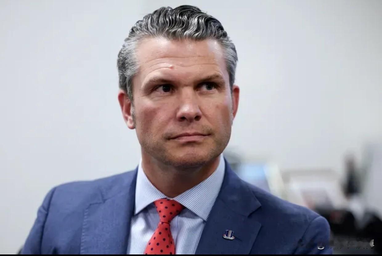 美防长赫格塞斯不简单！对中国的崛起他敢于面对现实，
在最近的演讲中，没有华丽的词