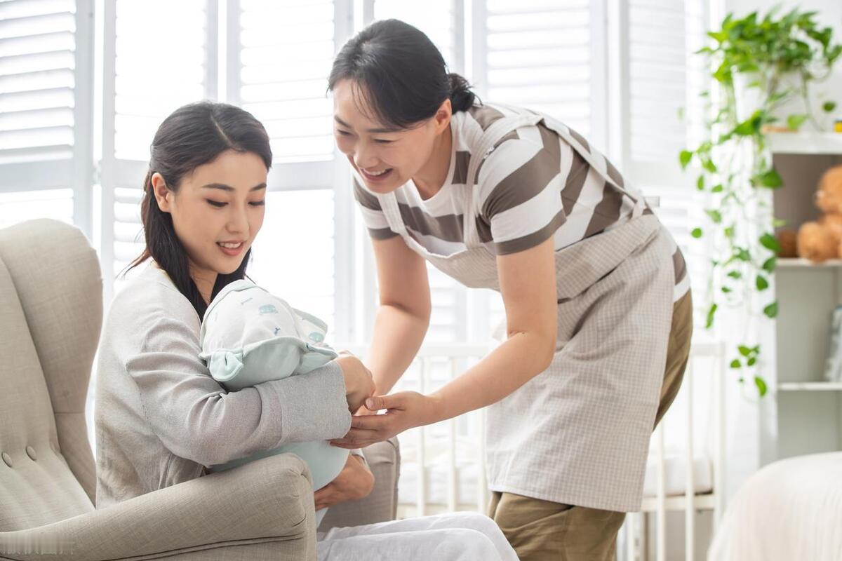 现在的保姆都这么厉害了吗？女儿坐月子期间，请了一个保姆，一个月工资7500块钱，