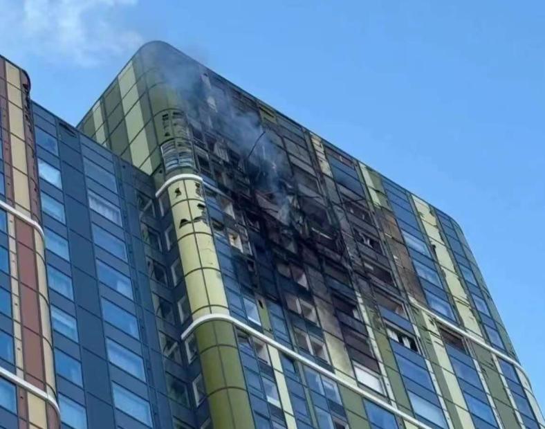 乌克兰无人机第一次命中俄罗斯叶卡捷琳堡，战火终于烧到俄罗斯腹地！这是历史性的一刻