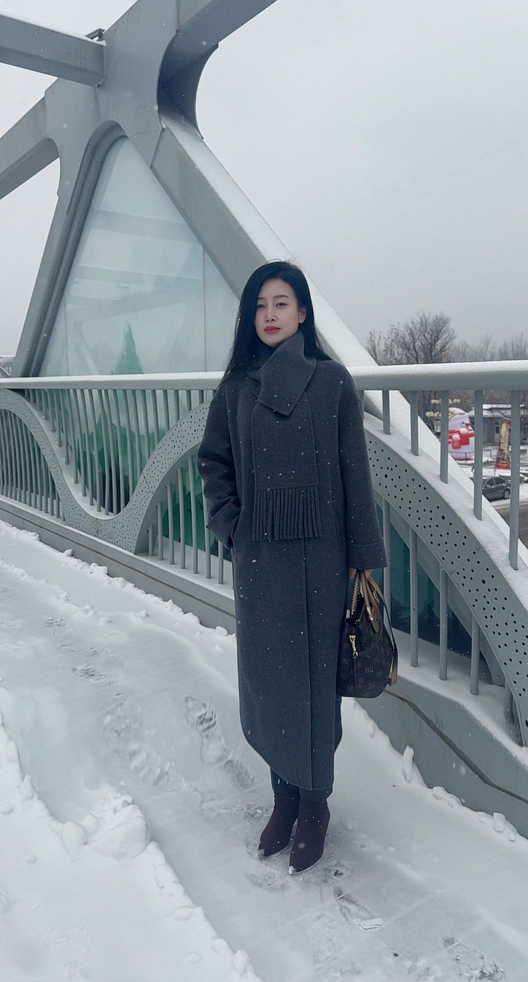 我谁也不相思 只是单纯的牙疼睡不着