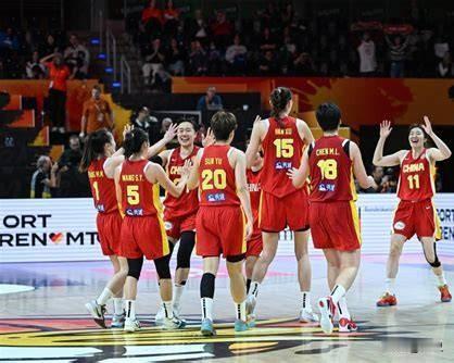 20分大胜！中国女篮71-51意大利赛后评分：3人满分封神，4人稳健优秀，全员在