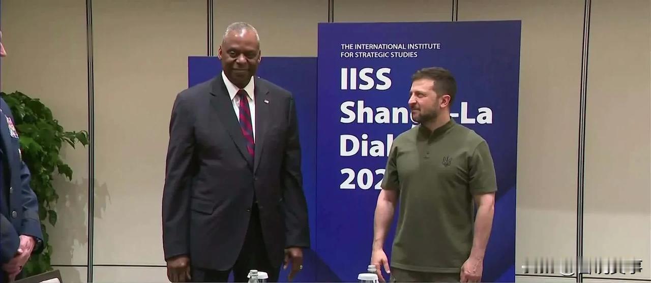 泽连斯基想道德绑架？
6月2日香格里拉对话上，乌克兰总统泽连斯基对外表示，中国不