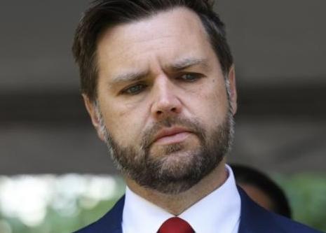 万斯扬言中国不接受关税就考虑战争，气势汹汹！很多人以为，这是美国摸准了中国的软肋