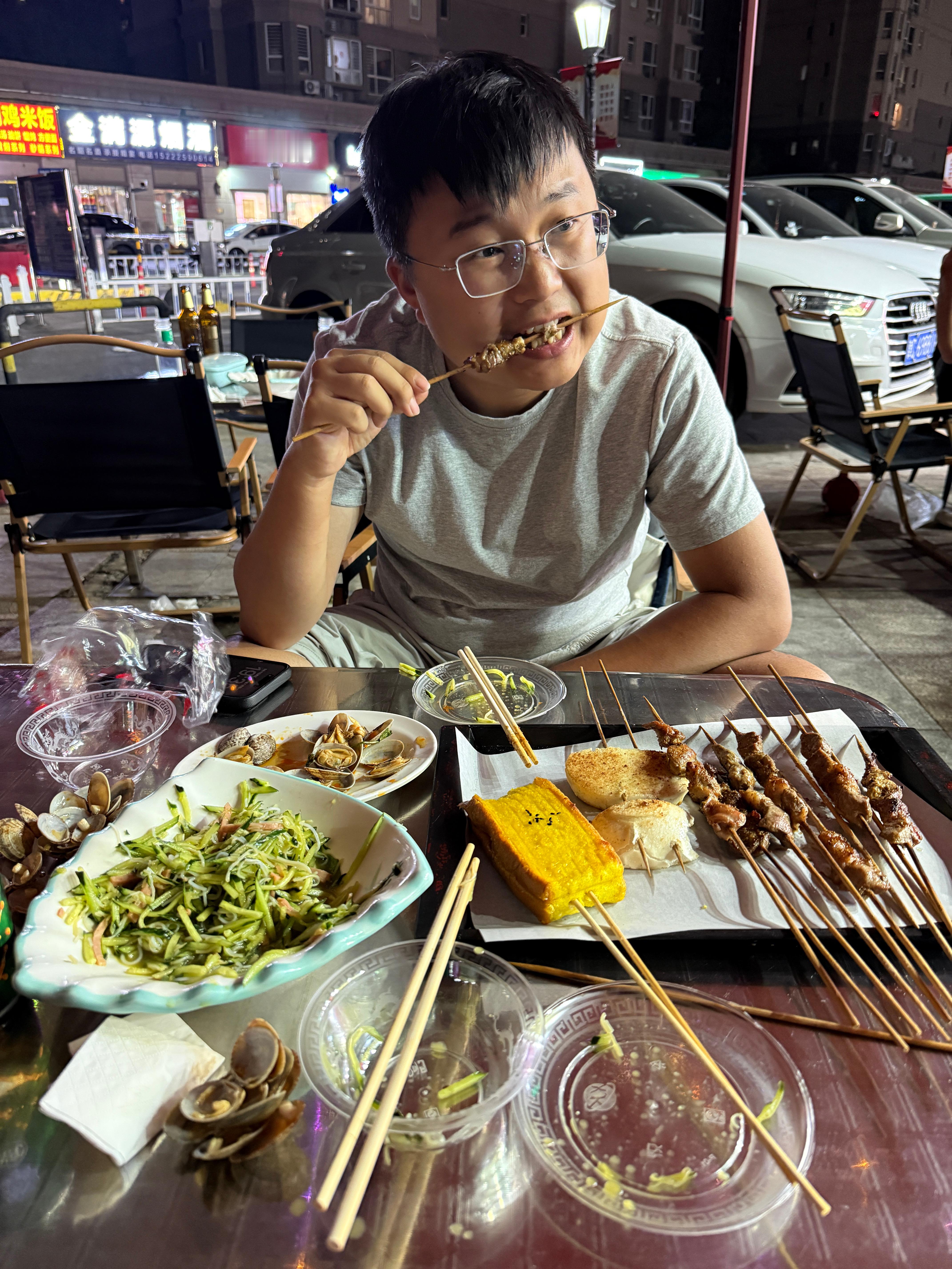 昨天没更新，因为昨天早上给娃梳头送出门之后就开始昏睡…睡了一整天…第一次醒来就是