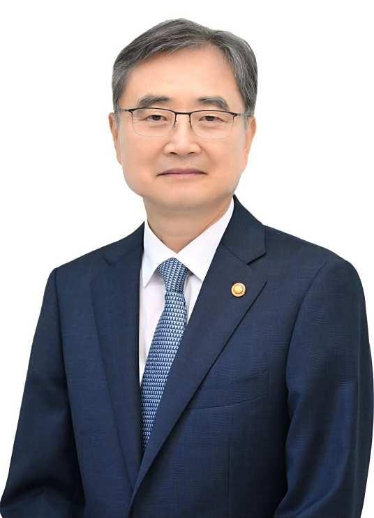 最近韩国的动作确实让人有点看不懂。先是总统李在明找借口不来参加中国 9 月 3 