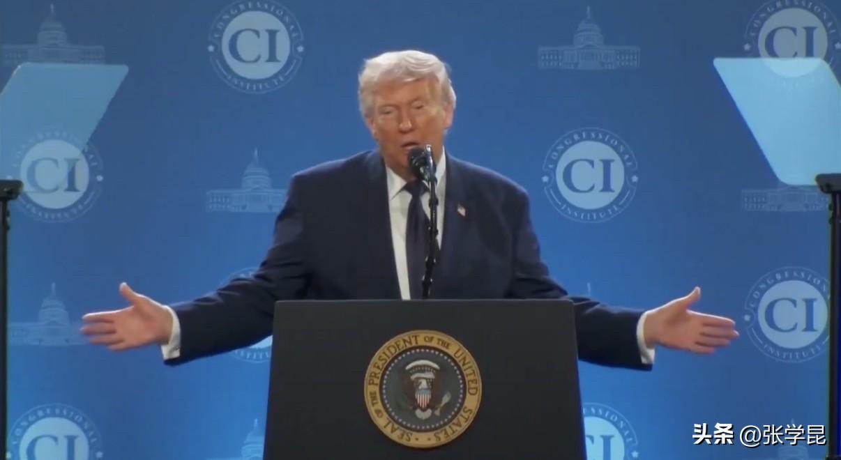 特朗普今天谈及俄罗斯时表示：“我们也在豁免部分与石油相关的制裁，以压低油价。我们