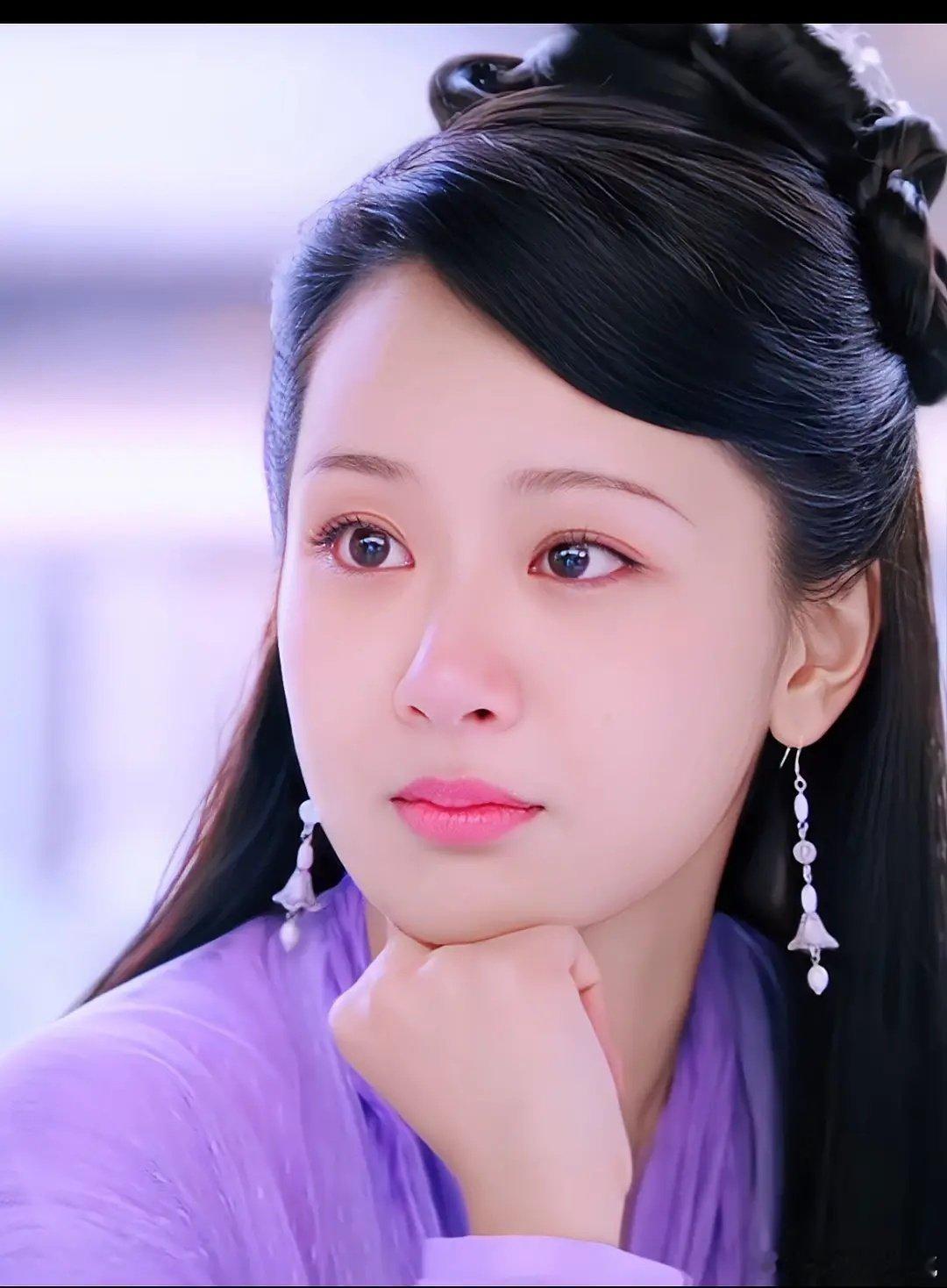 杨紫粉丝怎么好意思说热巴古装不好看的？ ​​​