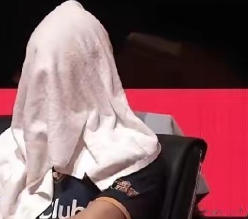 成都比赛中，瑞典队因核心莫雷加德的缺席，以5:8不敌德国队黯然受挫，
而这背后藏