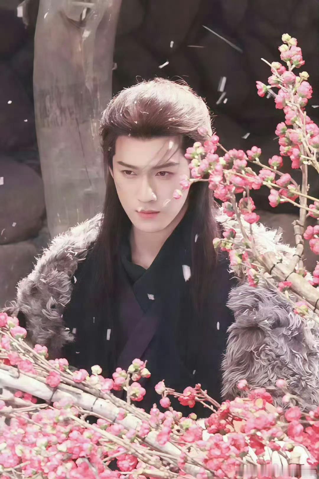 李昀锐的粉丝小森林为小林的一番《冰湖重生》准备了10w云包场！好豪横！！坐等开播