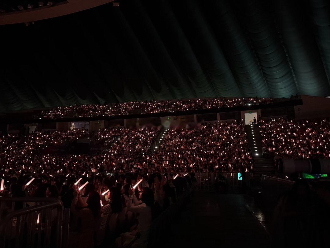 欧阳娜娜广州上座率欧阳娜娜广州演唱会上座率实拍场馆全景，欧阳娜娜广州演唱会上座率