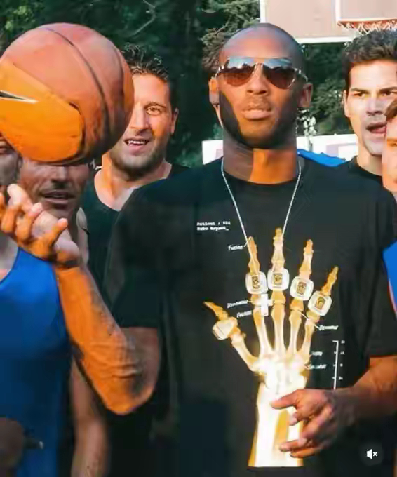 凌晨四点🕓💜💛科比KobeBryant凌晨四点 ​​​