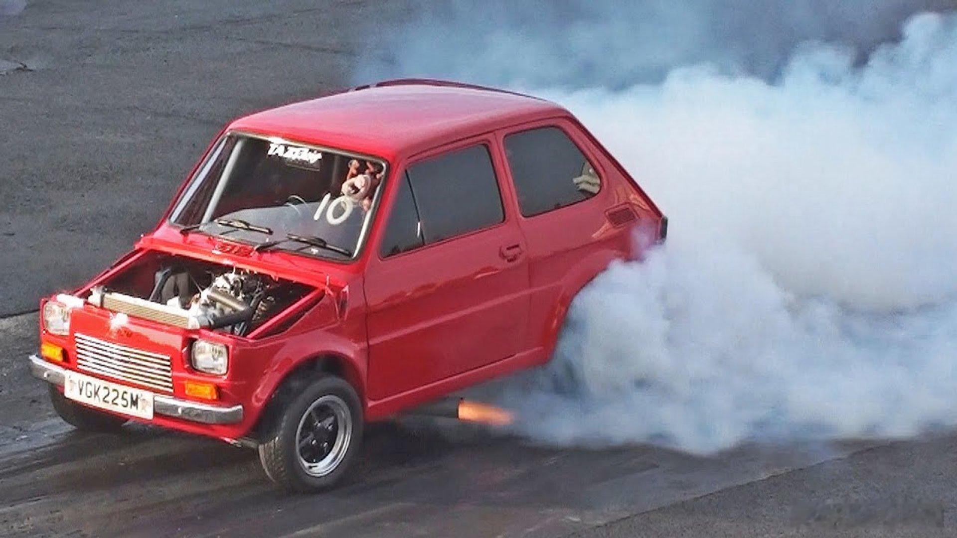 一些看着非常和谐的菲亚特126P微型车