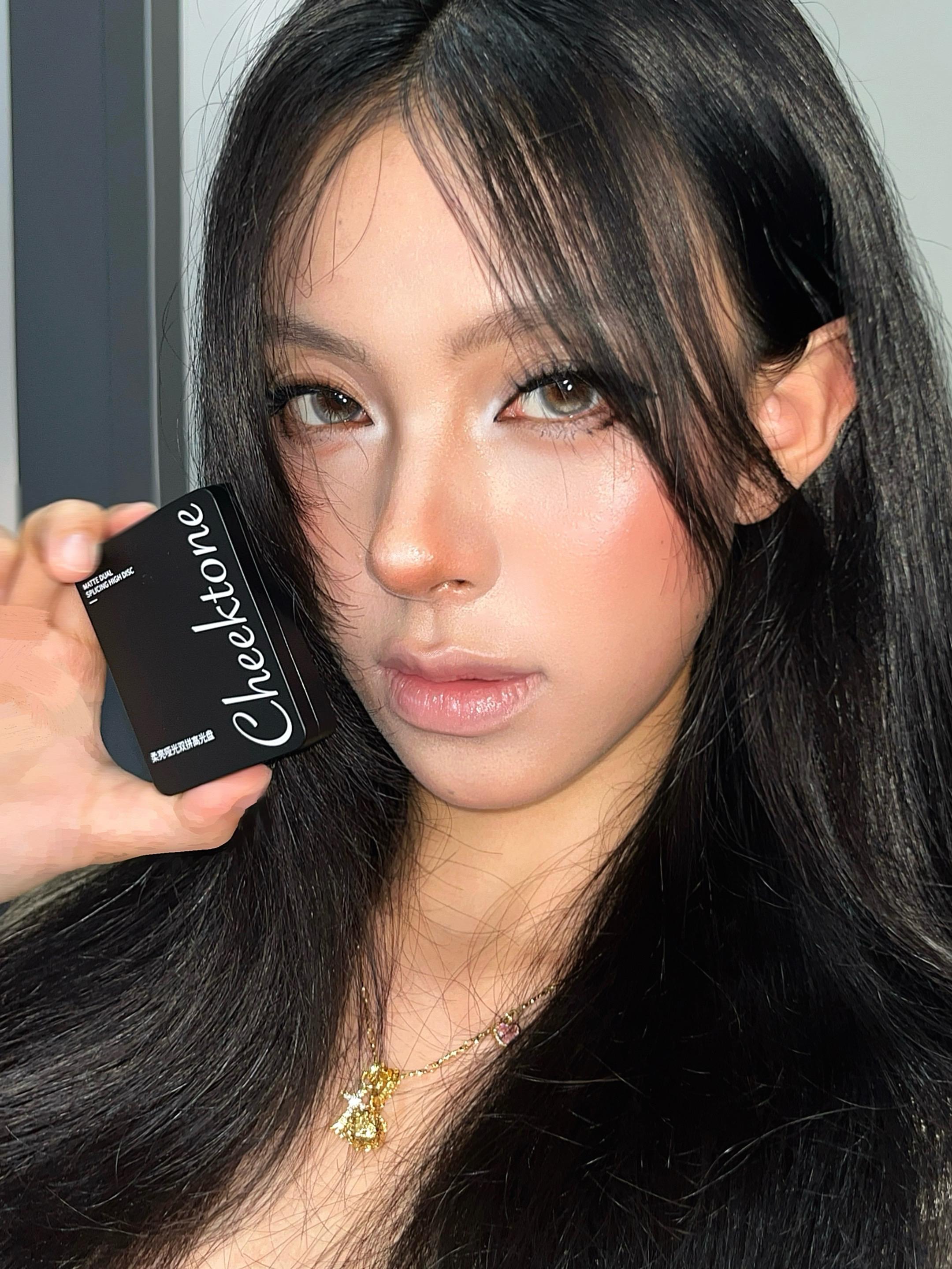抱歉 颜音没有不亮的义务。