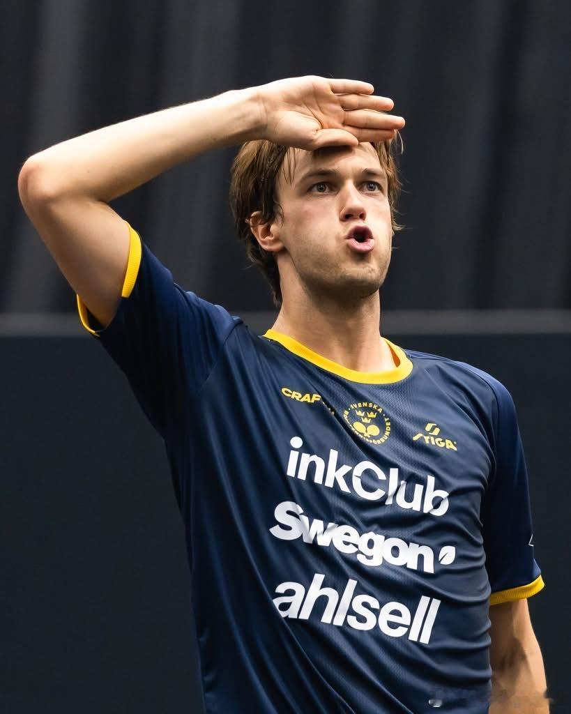 WTT欧洲大满贯瑞典站2025 男单资格赛第二轮 🇸🇪西蒙·贝格伦德3-2汤