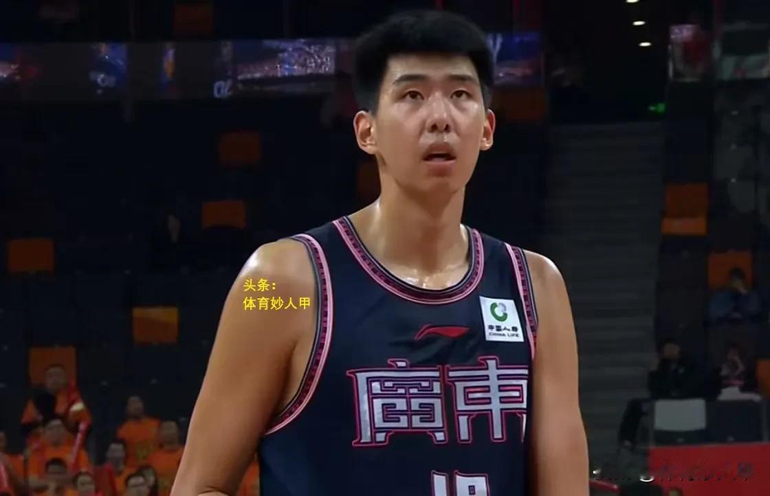 篮球媒体人：2米26徐昕向广东队提出交易申请！
根据“球圈赵探长”透露的消息，广