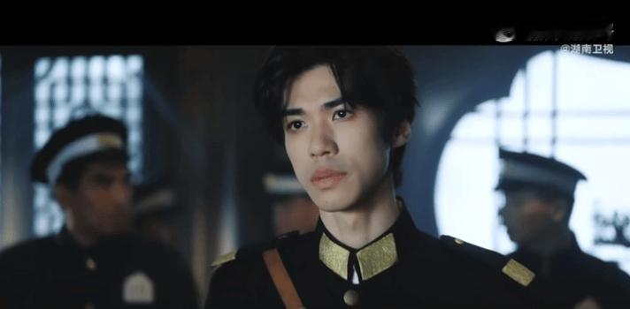 民国永新城暗流涌动，古董店离奇命案牵出文物失踪谜案！曹恩齐饰逻辑神探叶寒舟，携手