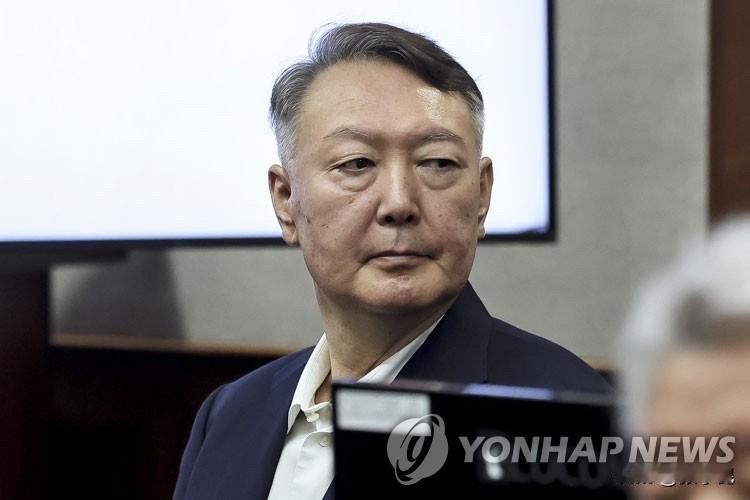 联合早报今天报道：“首尔中央地方法院认定韩国前总统尹锡悦涉嫌带头发动内乱罪名成立