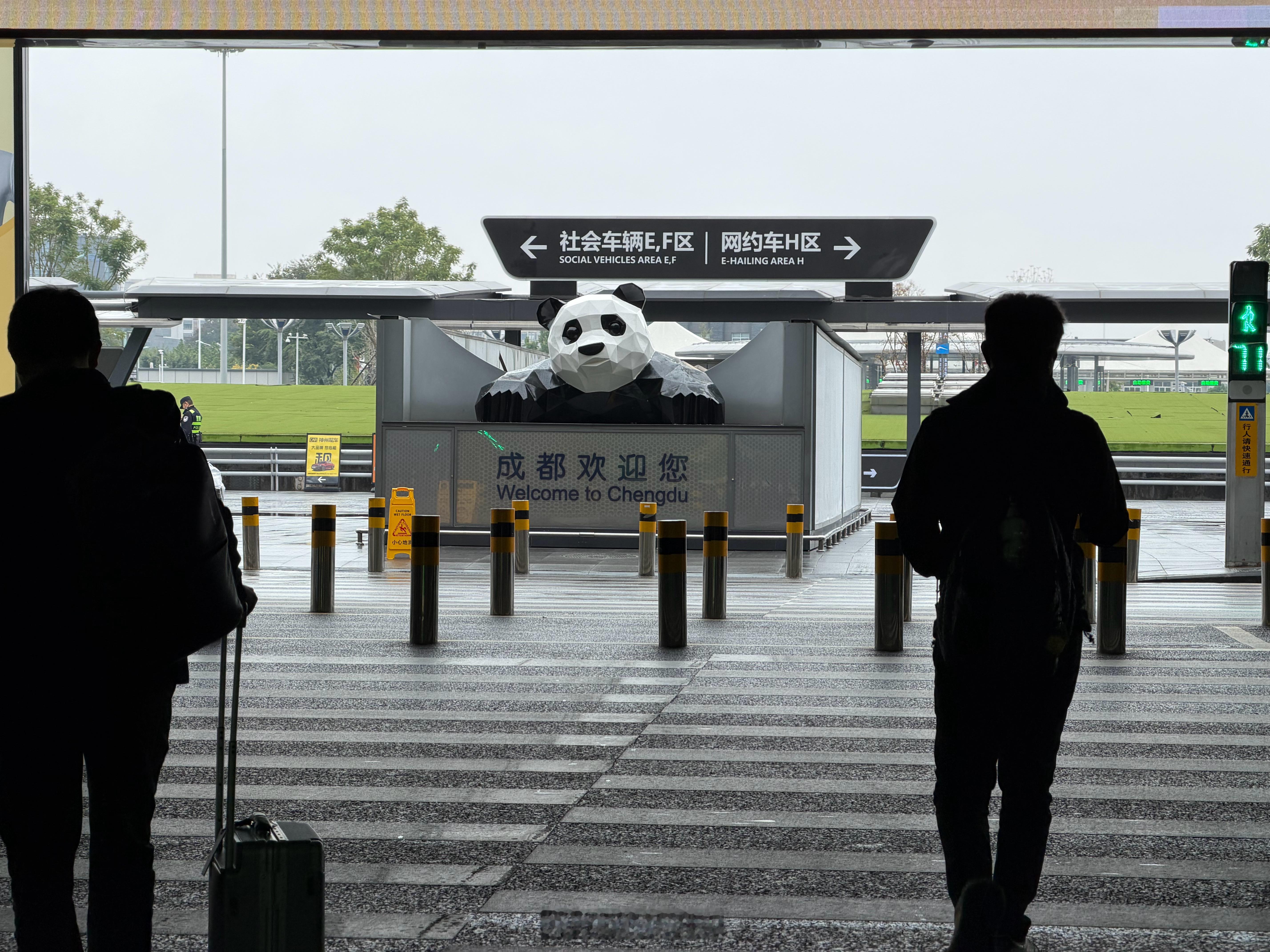 iPhone17 Pro Max的第一张照片送给成都！这次苹果可算是把长焦这个短