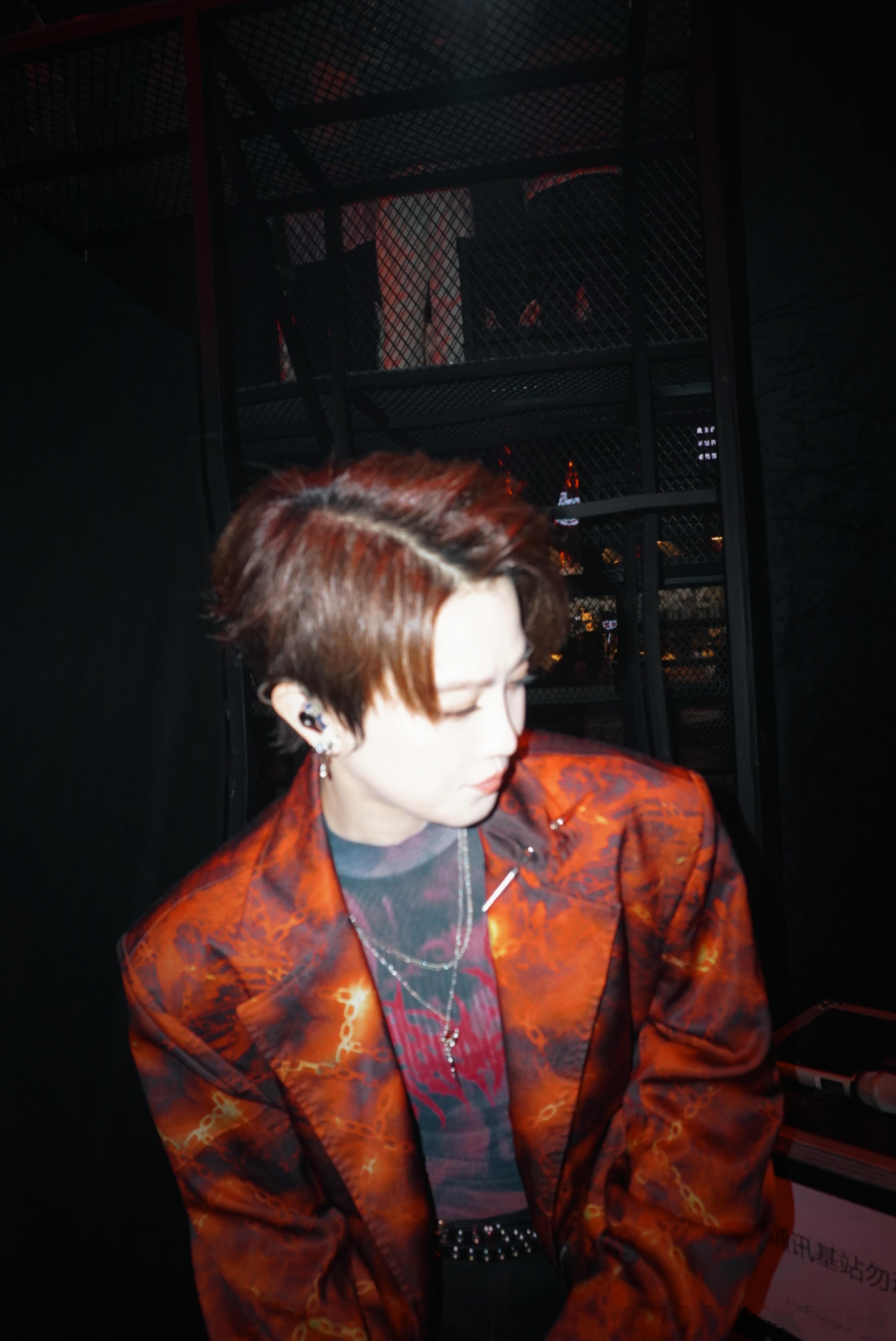 刘力扬rap  时光音乐会 刘力扬在时光音乐会带来的 rap 首秀，彻底把我征服