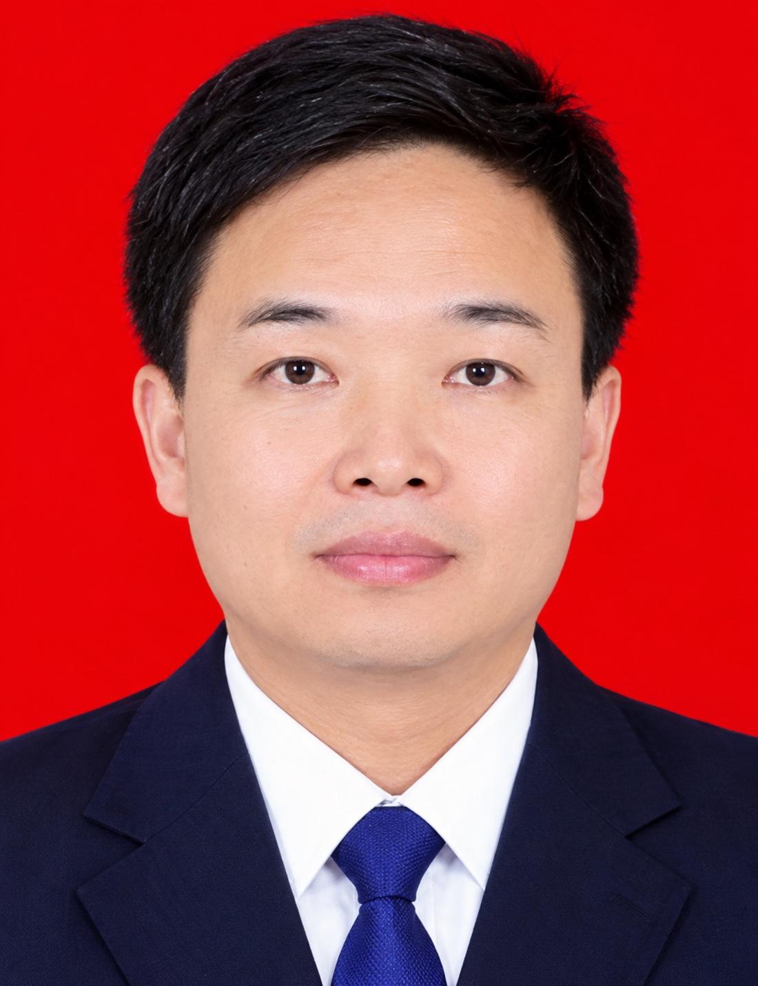 董家慧，男，1963年3月出生，江西省赣州市南康区皮防所退休医生。1984年，他