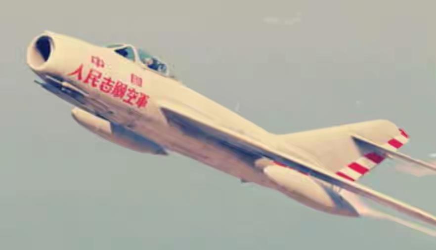 抗美援朝苏对华援助

抗美援朝战争期间，苏联对华的援助规模庞大，涵盖军事、经济、