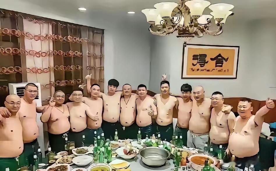 中老年男性若存在尿等待、尿分叉、尿不尽的症状，又平日嗜酒，请务必听一句劝，别再碰