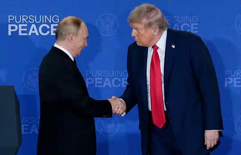 难怪特朗普说变就变，抛弃了泽连斯基，知情人士爆料：原来是普京开出了一个"无法拒绝