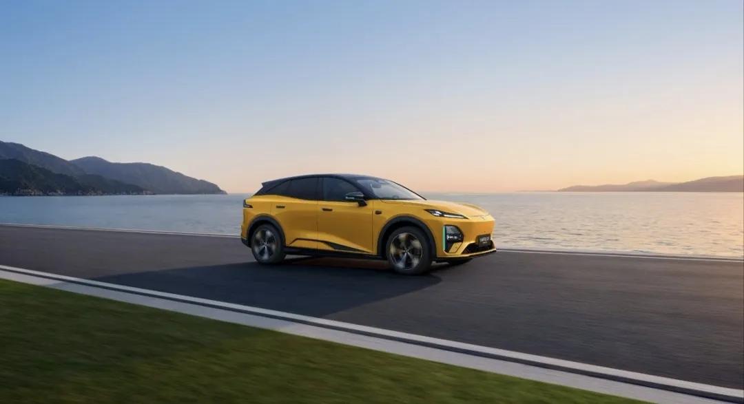 工信部扔出重磅消息，每一条都是针对新能源汽车：
1、电池安全新国标，从2026年