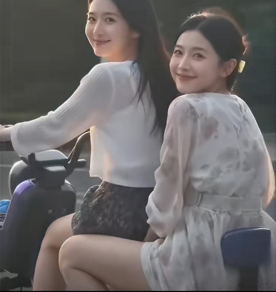 洋洋高锐·妈妈～吗◎不知为什么儿时的记忆总……也忘不了◎哪年妈妈走了也是……坐着