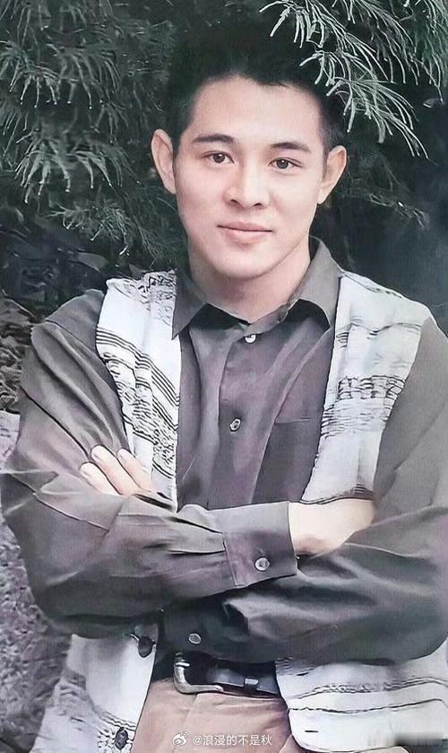 李连杰说AI算不出为几百块钱拼命科技可以模仿动作，复刻画面，但复刻不了人性。李连