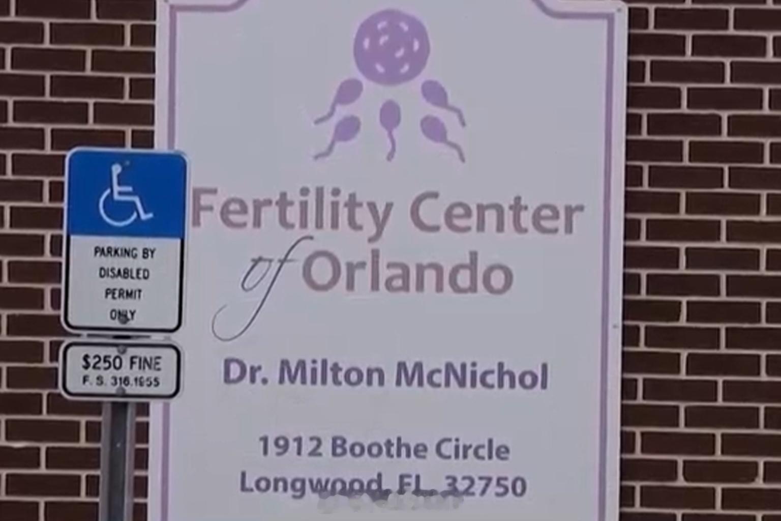 美国白人夫妇生下黑人孩子起诉生育诊所近日，美国佛罗里达州一对夫妇近日对一家生育诊