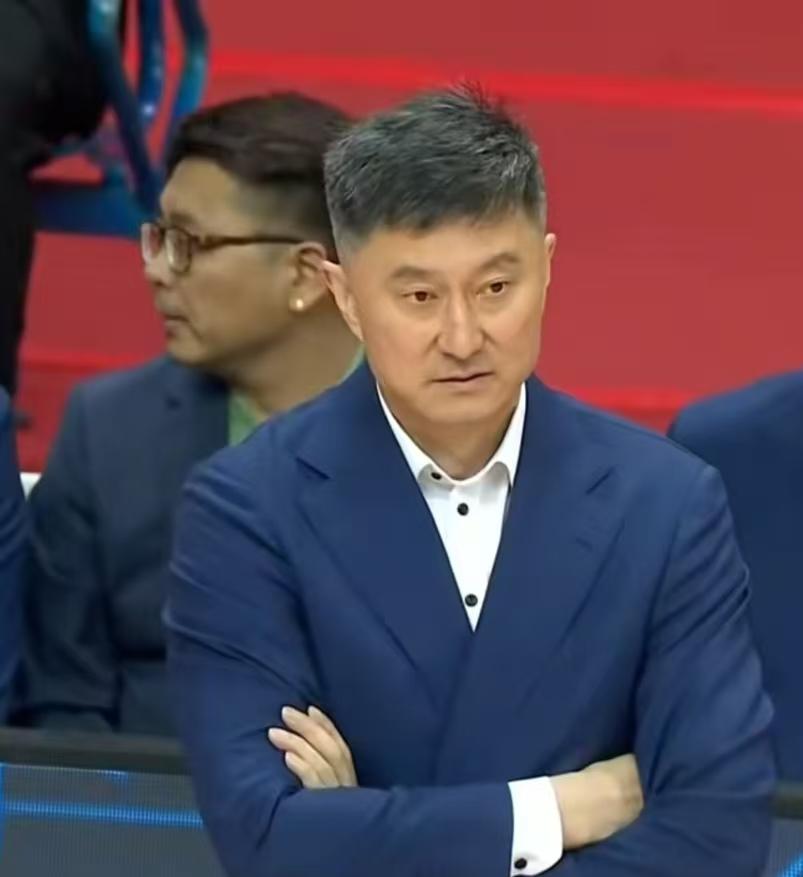 广东球迷应该有点耐心，昨天晚上输江苏是计划内的，是为了对面的庞峥麟，毕竟广东广西