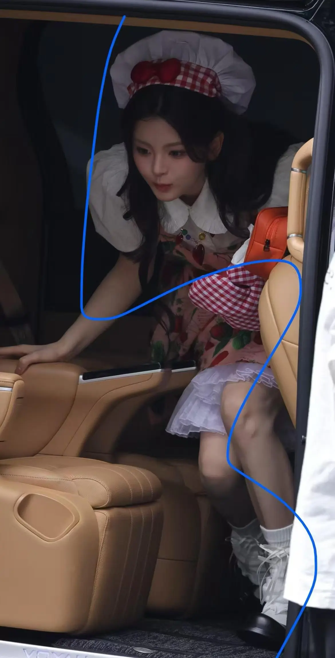 杨超越一见你就笑上班！杨超越一见你就笑