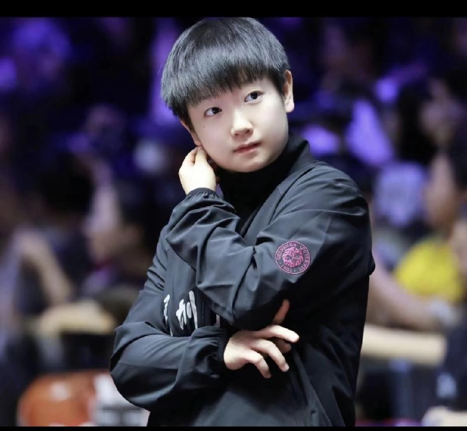 给大家科普一下，三大赛事指的是世界杯，世乒赛，奥运会！世界杯每年一次，只有单打；