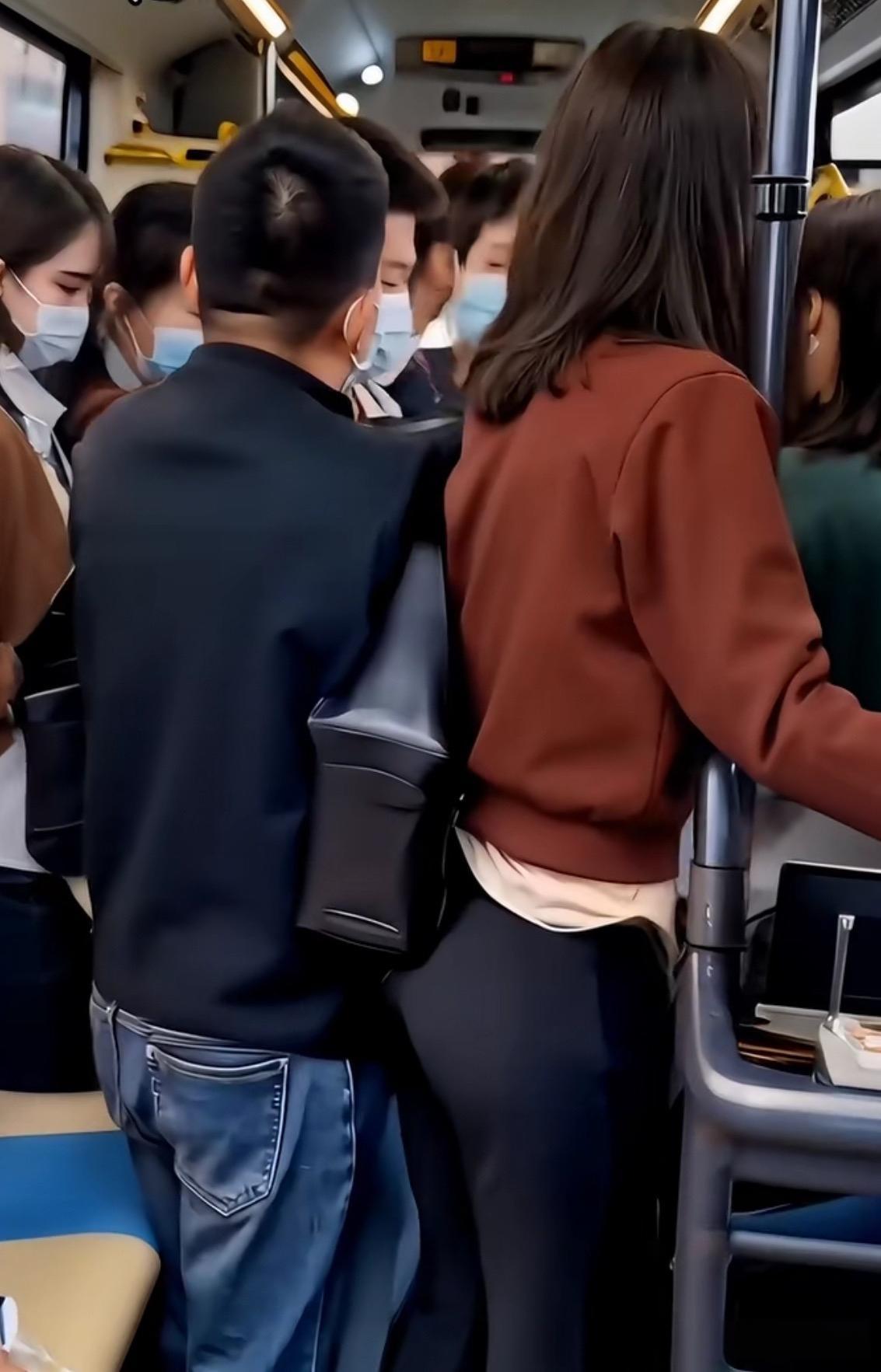 这硬挤