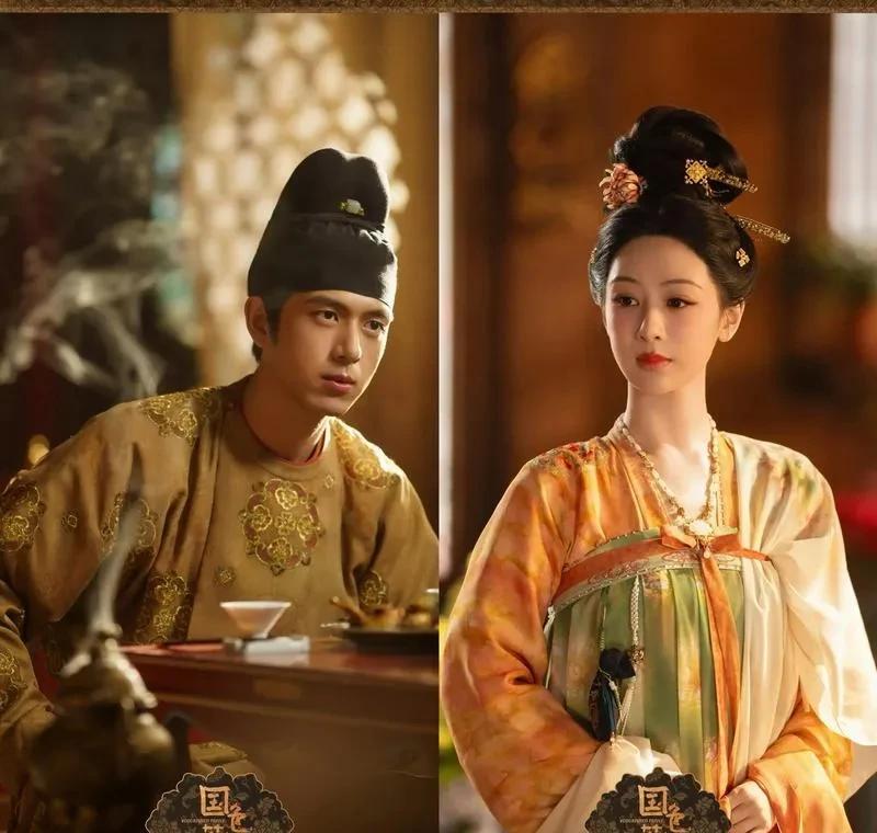 你看杨紫新剧照时，手指会不会下意识滑回《长相思》片段？
她的角色总在“死”与“重