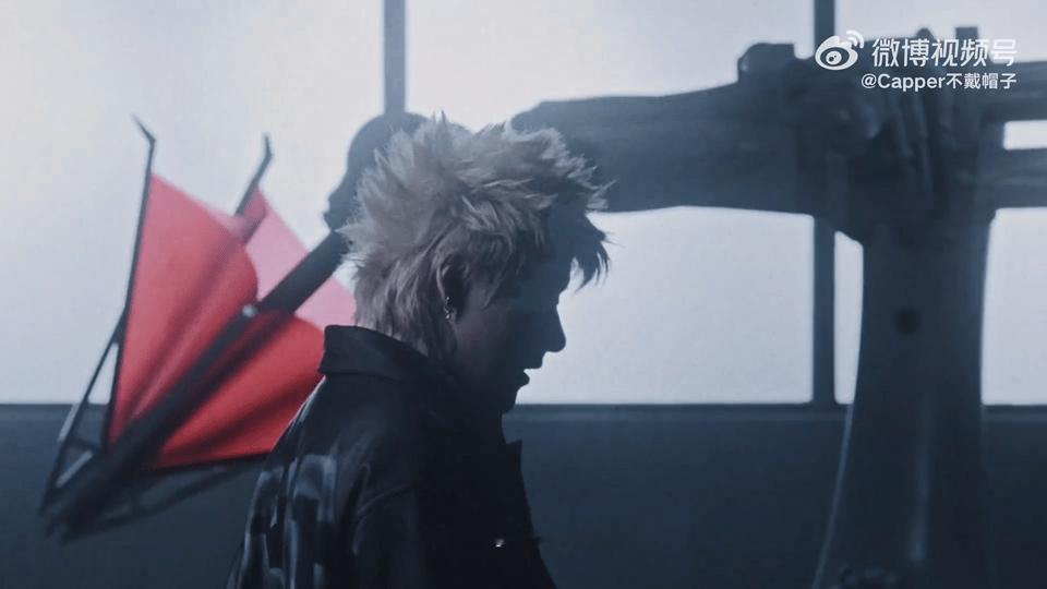 Capper就这么一首一首往外崩吗 最近被Capper新歌轰炸得有点幸福！每首M