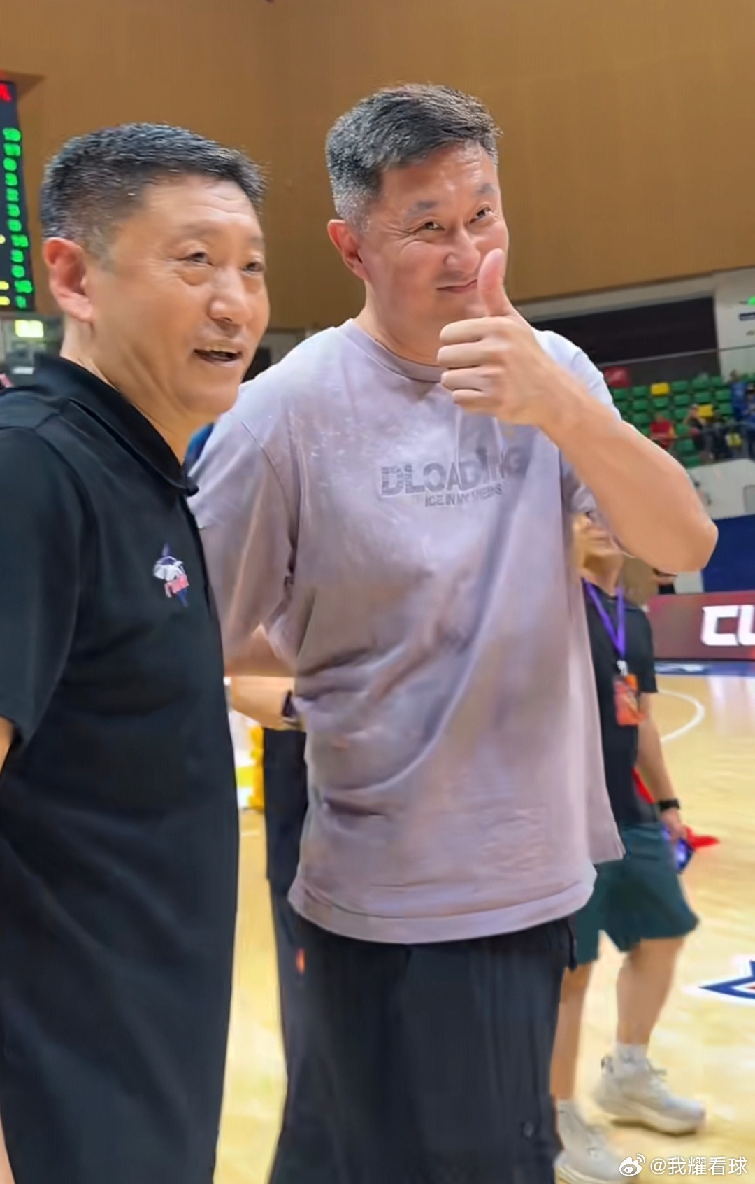 曾经广东队的黄金搭档！广商男篮晋级全国四强后，杜锋指导第一时间给王怀玉指导点赞，