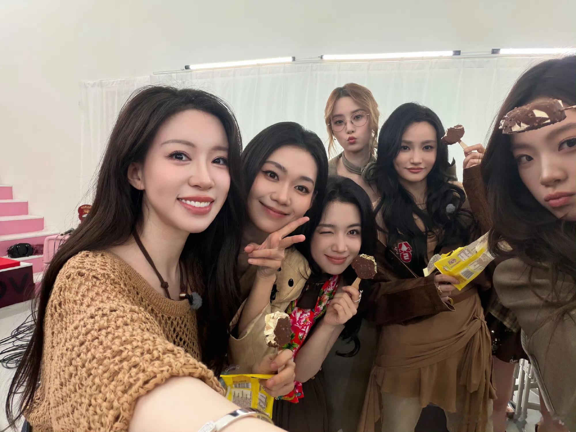 我们女高的合照