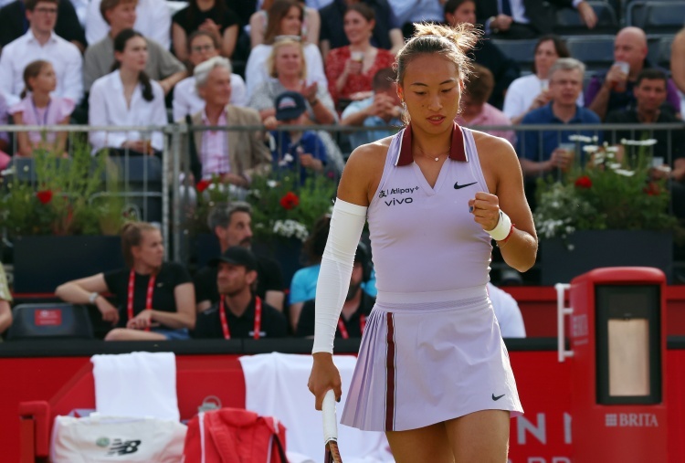 #郑钦文晋级伦敦站八强##郑钦文2比1凯斯勒# WTA500伦敦站第二轮，郑钦文